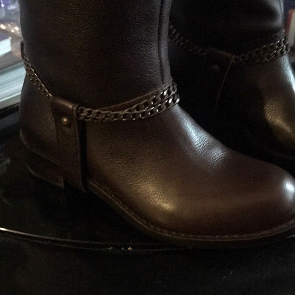 DKNY BUTTER SOFT LEATHER BOOTS - Picture 2 of 7